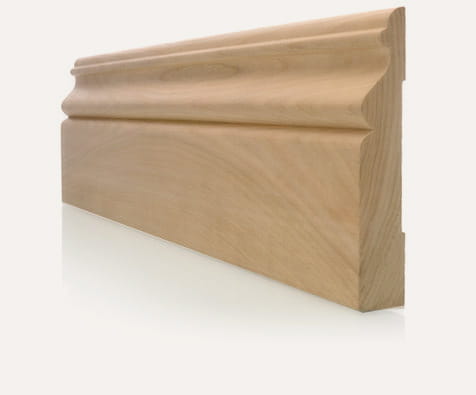 Moulure de bois franc (essence de bois : merisier) fabriquée par Moulures 4D.