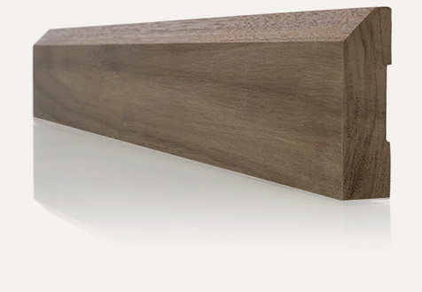 Moulure de bois franc (essence de bois : noyer) fabriquée par Moulures 4D.